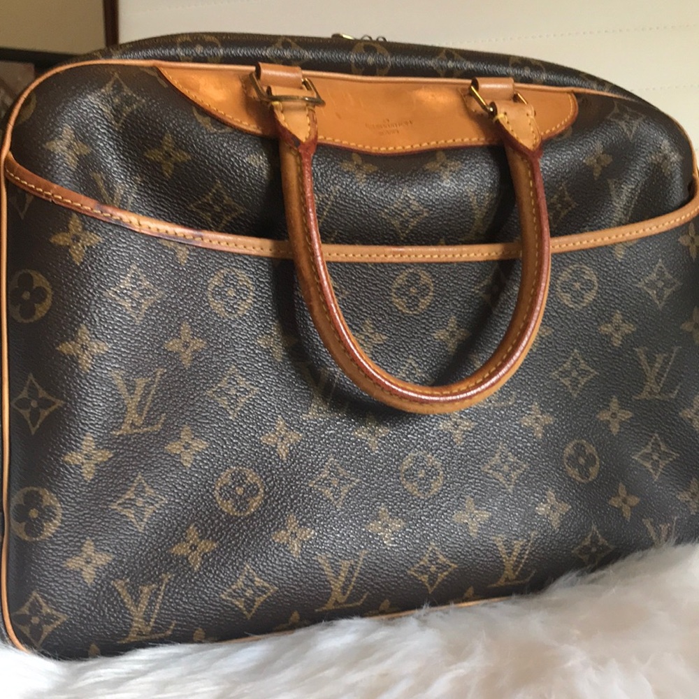 Authentic Louis Vuitton Monogram Deauville Handbag